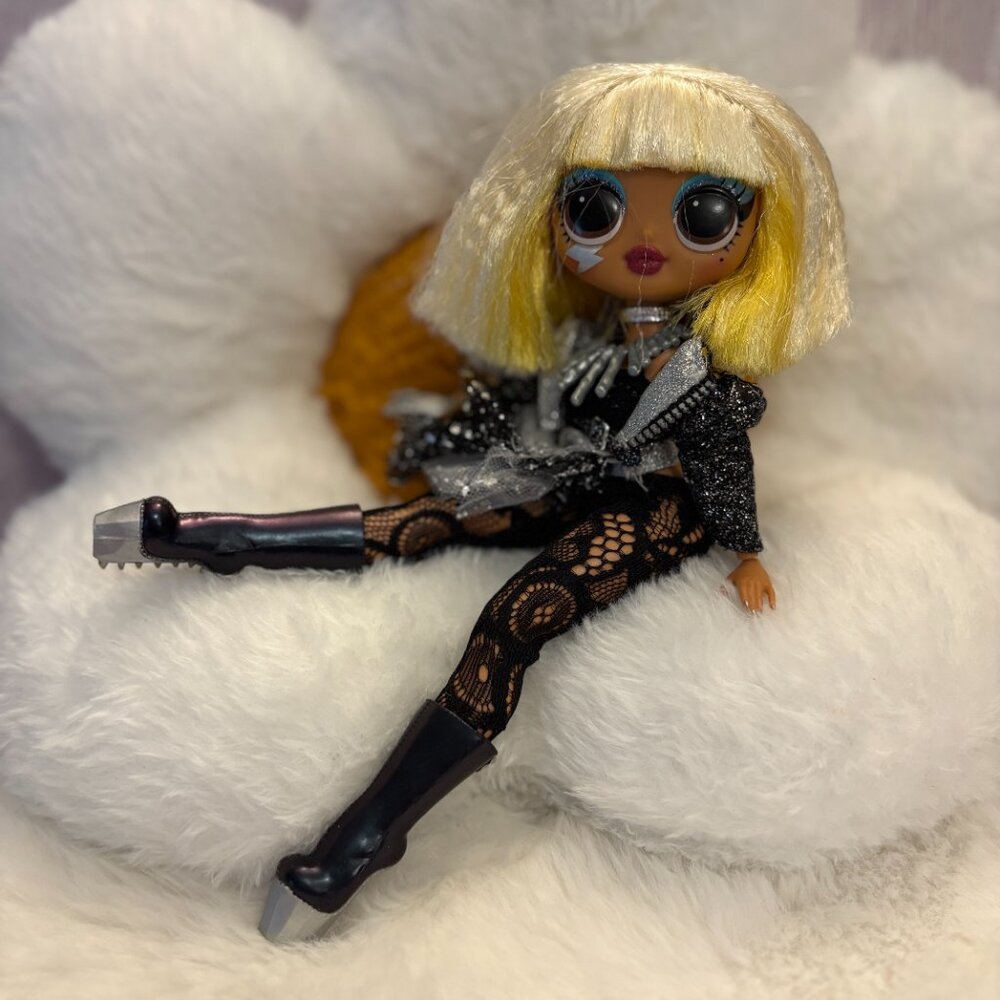 LOL Surprise OMG Remix Rock Fame Queen Fashion Doll 2019 (SKU: 329TO)